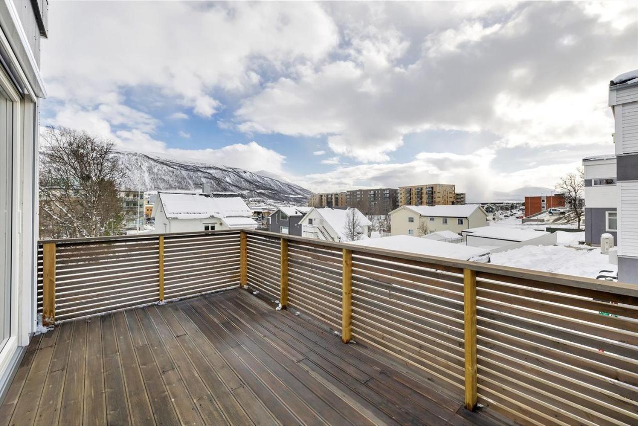Kais sauna, jacuzzi, cinema&balcony house! Central location Tromsø Extérieur photo
